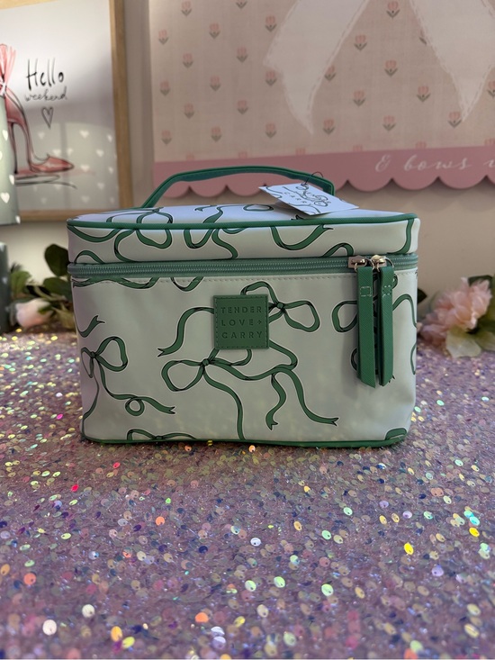 Tender Love + Carry Handbags - NWT Tender Love + Carry Travel Vanity Bag in “Green Bows” Pattern